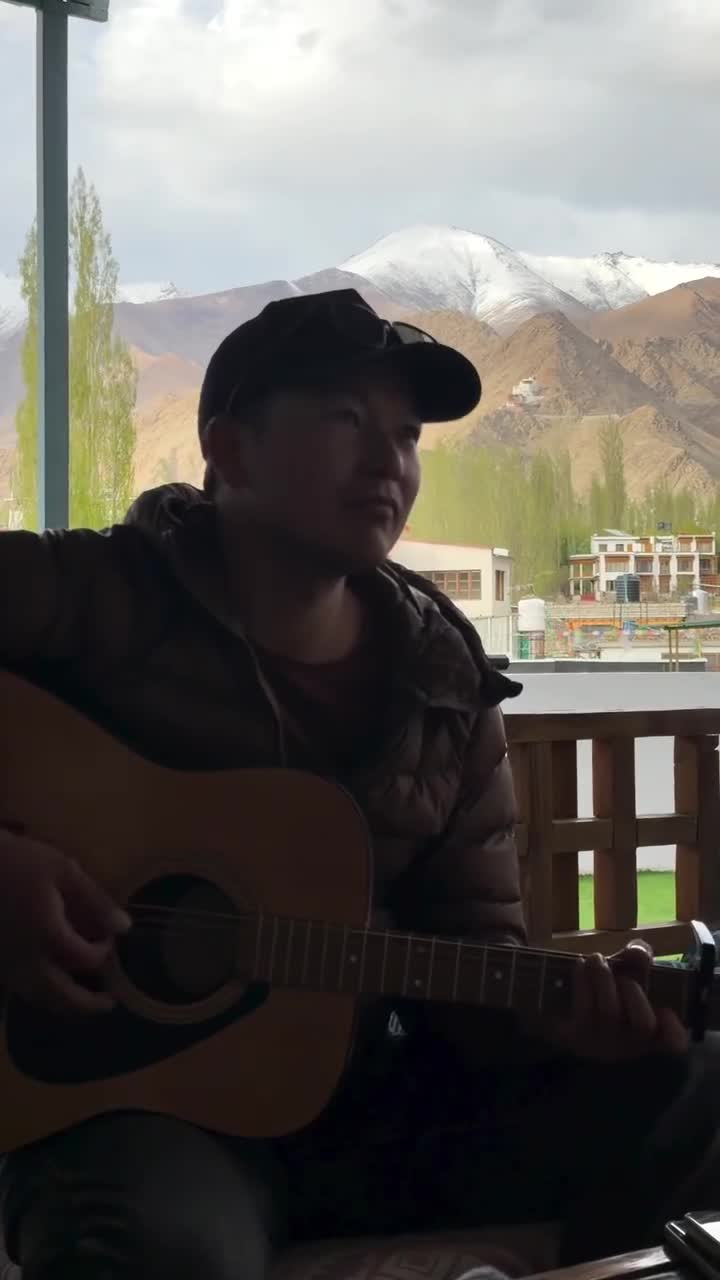 Прямо сейчас на террасе моего хостеля.