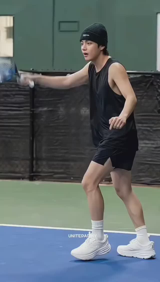 Спорт идёт Тэхёну...