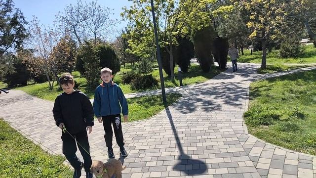 Анапа. Парк Ореховая Роща. Тëплая среда. 29 апреля 2026.