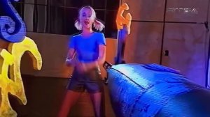 🅸🅽 🆃🅷🅴 🅼🅸🅳🅳🅻🅴 🅾🅵 🆃🅷🅴 🅽🅸🅶🅷🆃 🔥🅲🅷🆁🅸🆉🆉 🅼