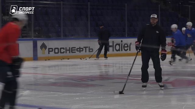 Огненная пресс-конференция Разина  Пинчук покидает КХЛ. День с Алексеем Шевченко