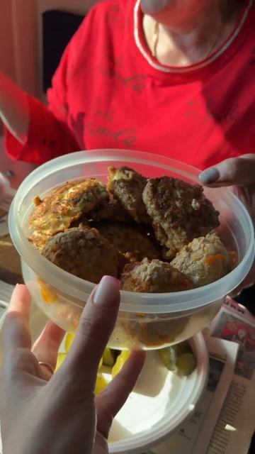 Завтракаем в поезде! ☕️ Едем в Санкт-Петербург #обзор #дом #уют #семья #лайв