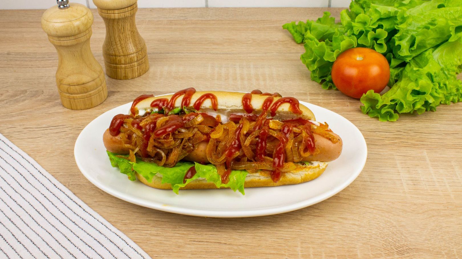 Хот-доги с луком по-домашнему