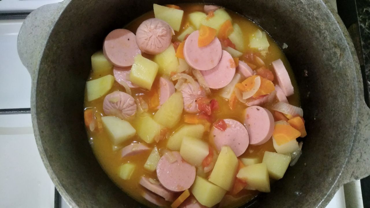 Сытное соте с сосисками
