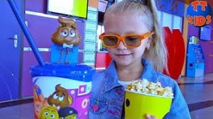 Едем в Кинотеатр, Ярослава потеряла Мишку, Шопинг в Магазине Игрушек Видео для детей