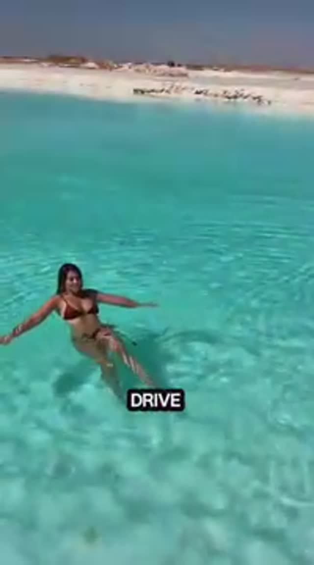 Невозможно унести воду из этого озера 😱