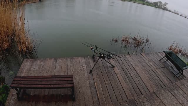 Ловим карпа пробиваясь через лёд Весна в Крым так и не пришла!Эксперимент с прикормкой...