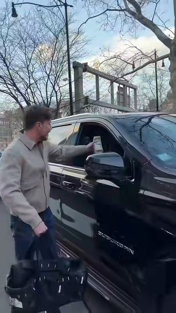 Я заплатил всем, кто застрял в пробке