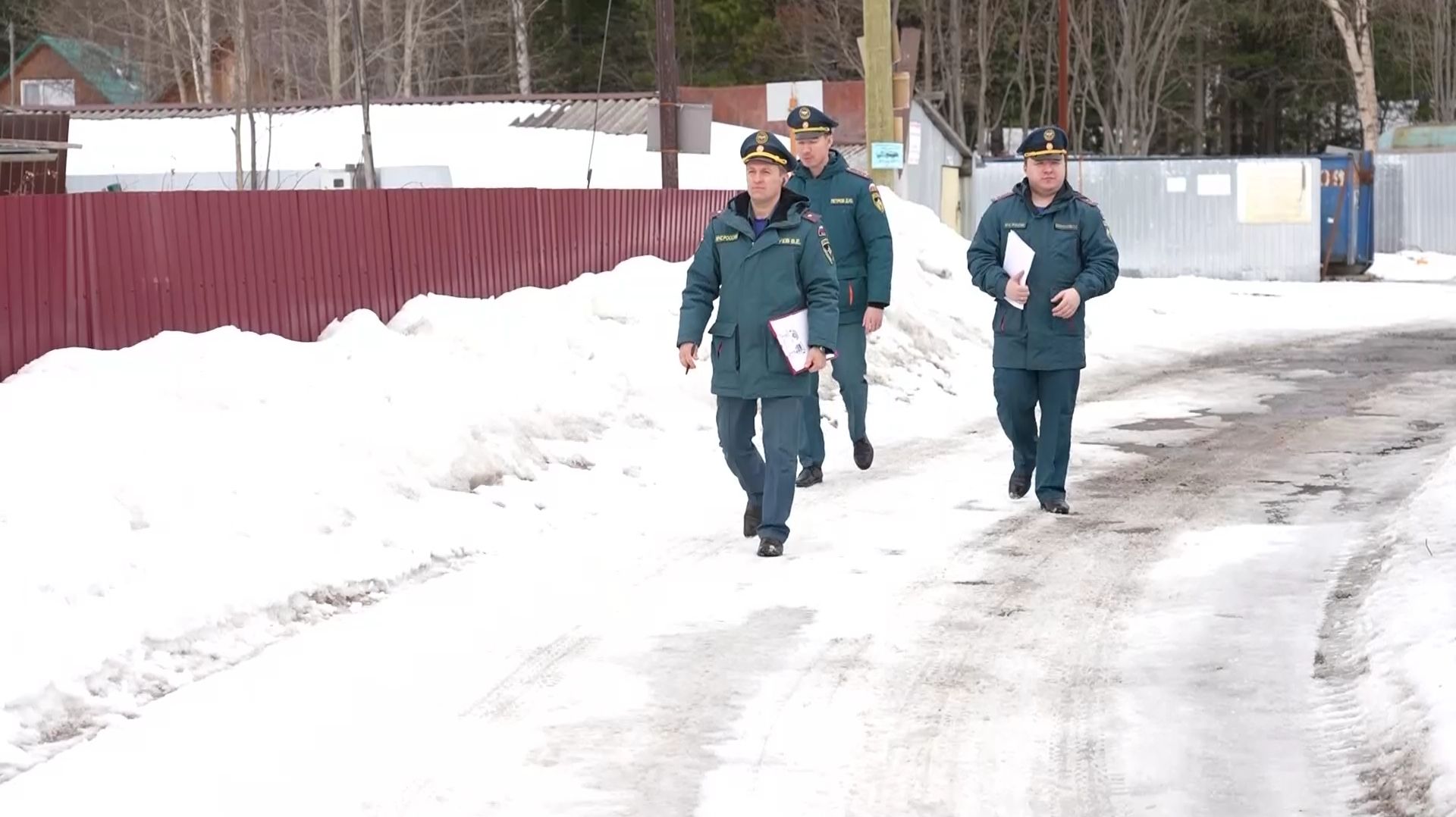 В Нижневартовском районе жителям дач напоминают, как защитить свои дома от пожара