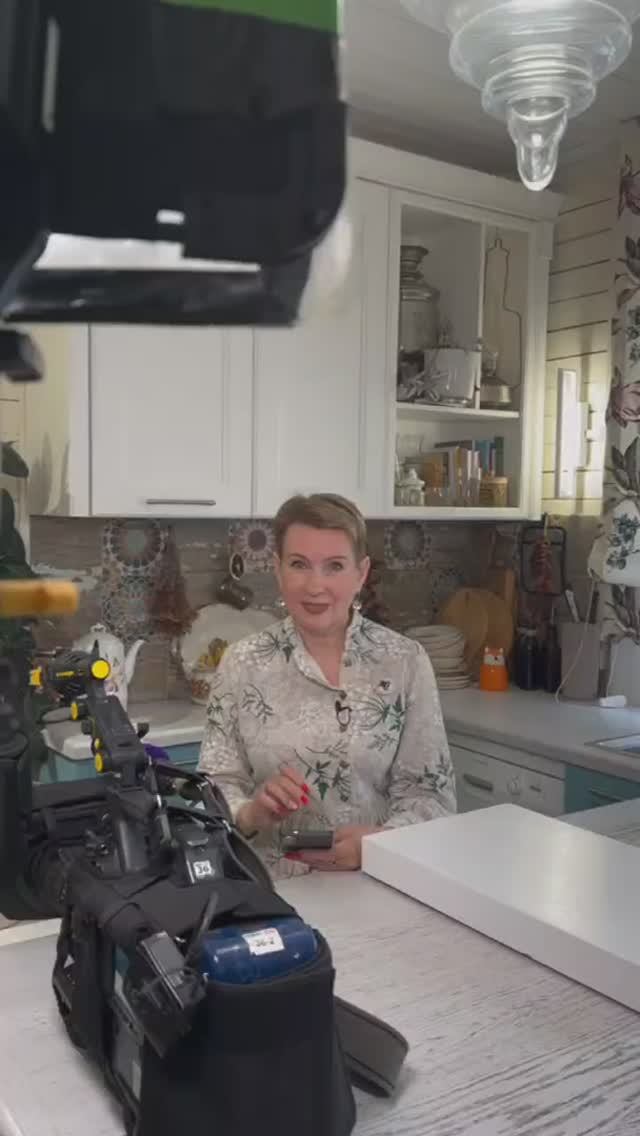 Ты еще не снимаешь? Бэкстейж со съемок РЕН ТВ у нас дома Вашу маму и тут и там показывают