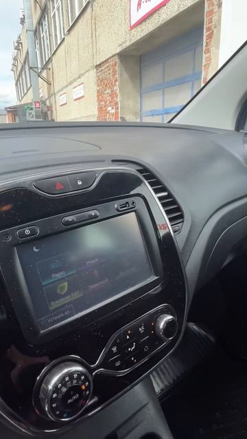 Renault Kaptur Кроссовер  1.6 CVT 2017г