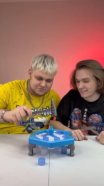 Провалился пингвинчик или нет?