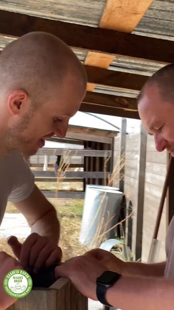 Команда «Планеты коров» построила и установила на территории фонда скворечники и синичники.