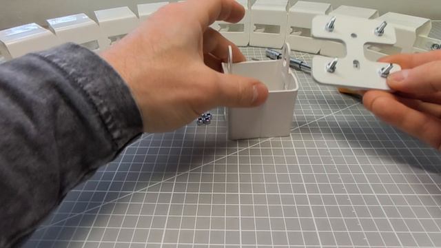 КВАДРАТНЫЙ белый сборка малого основания