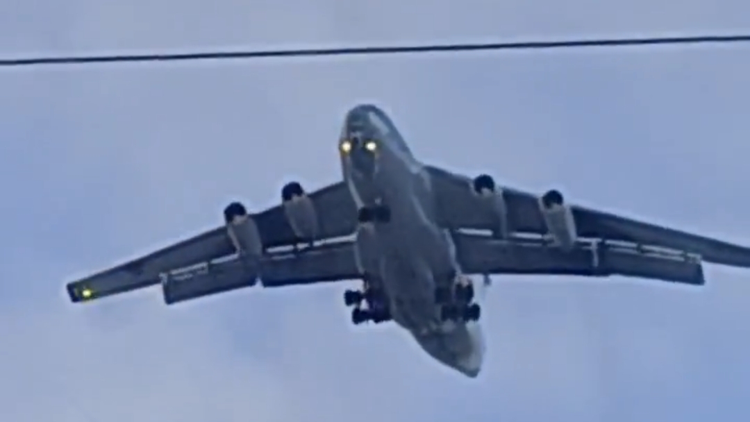 Огромный самолёт надо мною. Замораживающее зрелище! Yura0_001