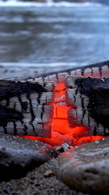 Пока жар открыт, уходить рано