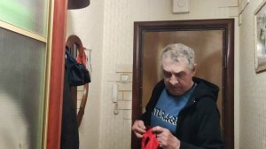 Грибник и воровка в квартире.