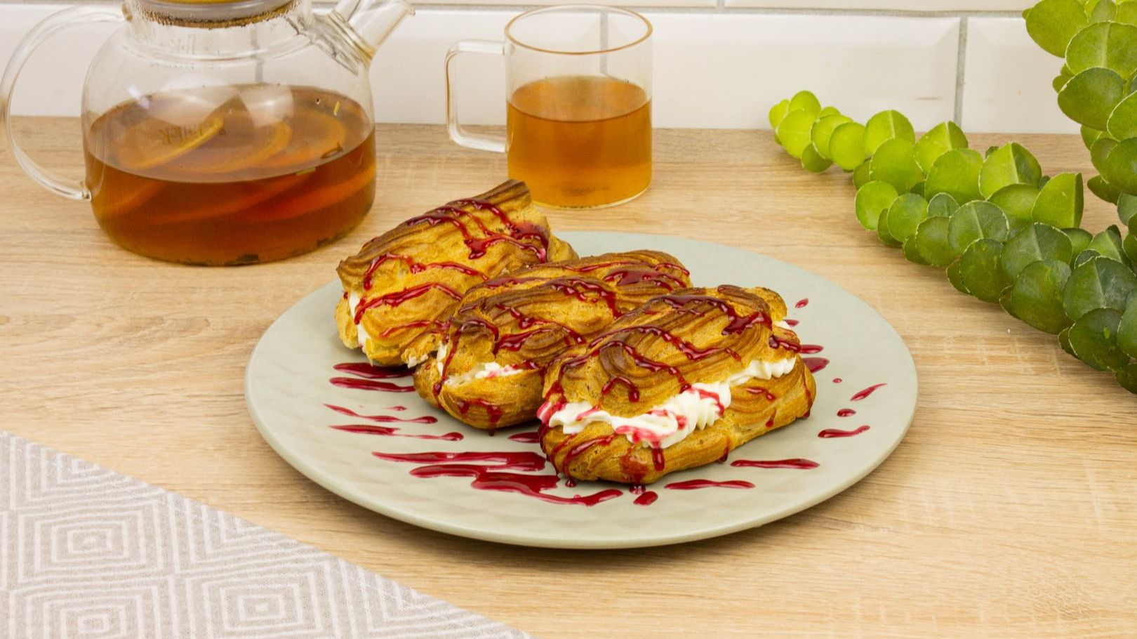 Эклеры со сливочно-творожным кремом