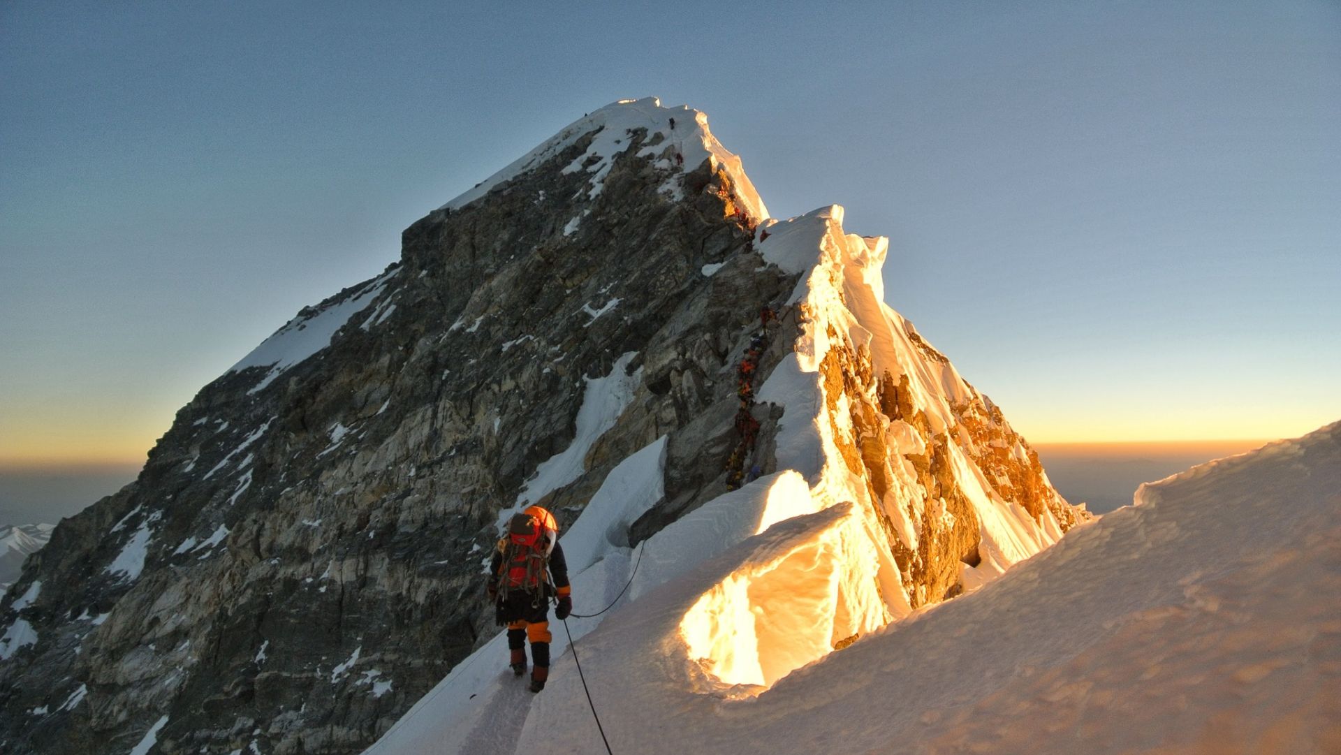На Эверестглэм-металл