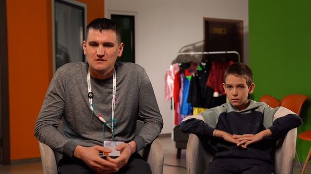 Просто целый день смотришь на ребят на их лица  какие они веселые радостные счастливые