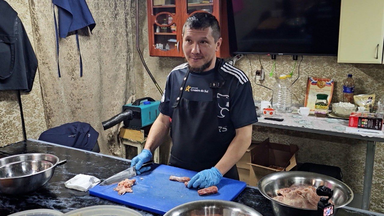 Сытый солдат  Родины щит: репортаж из подземной столовой бригады Князь Владимир