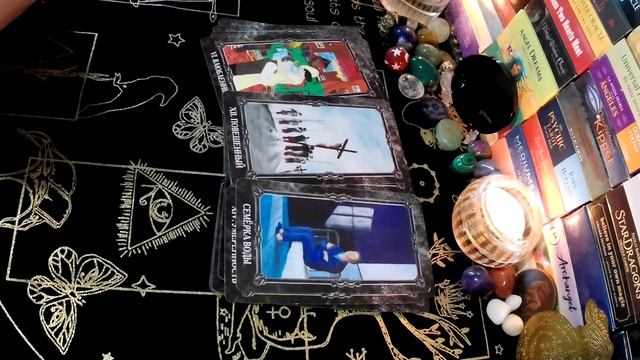 СЛЕЗЫ РЕКОЙ У РАЗЛУЧНИЦЫ ЛЬЮТСЯ таро расклад