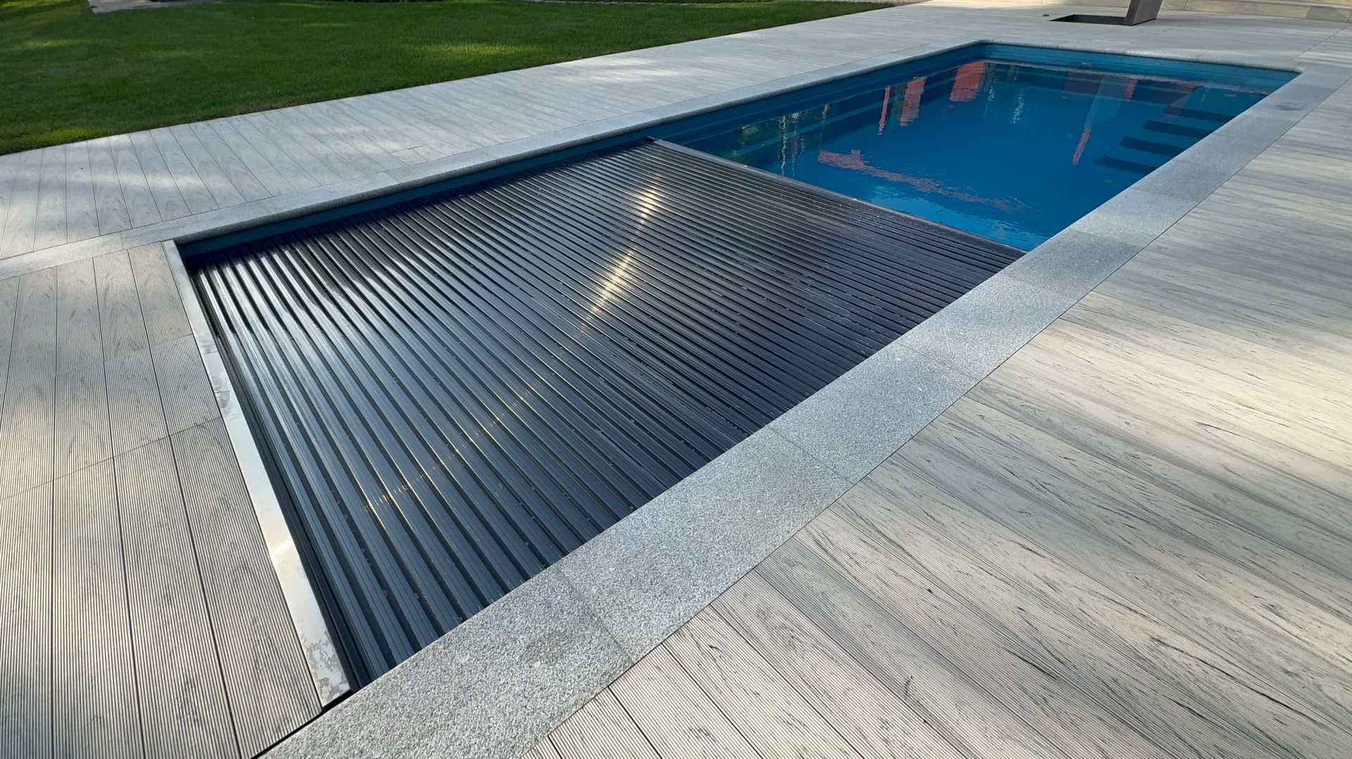 Жалюзийное покрытие для бассейнов Compass Pools