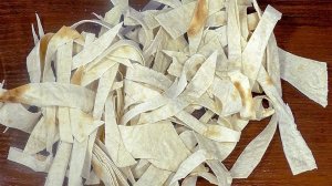 Нарезаем ножницами лаваш и готовим грузинский слоёный пирог  - АЧМА