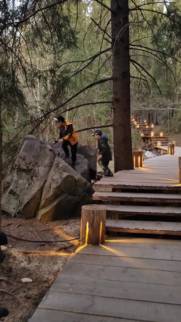 VID_20230511_213948.mp4