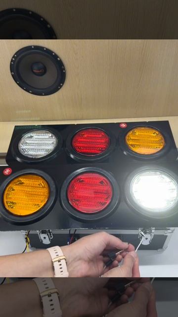 Фонарь задний грузовой 24 вольт 440x160мм 2 шт STP-21