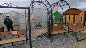 С мужем по магазинам.