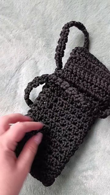 Вязаная сумка для телефона из шнура с клапаном