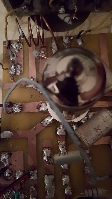 фм приемник на радиолампе 6н3пхороший звук.