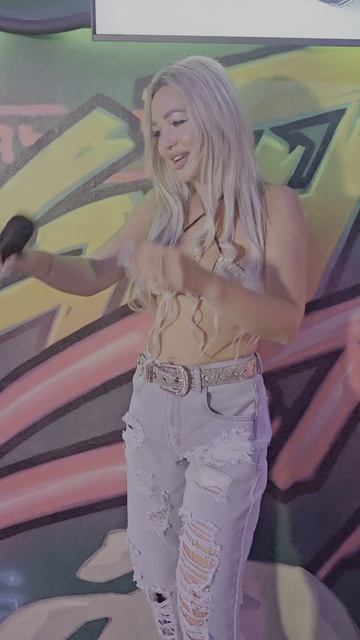 АниКа ЭлиSон Kiss mе