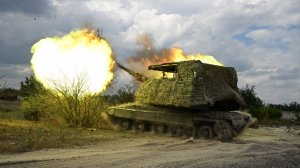 Артиллеристы разнесли укрепленный опорный пункт с боевиками ВСУ. Лучшее видео из зоны СВО