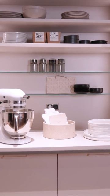 Порядок на кухне. Спрятать всё что не должно быть на виду но должно быть рядом  советы от Nolte.