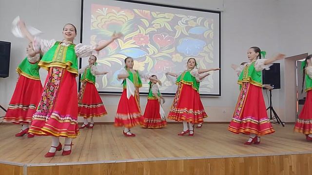 Зажигаем по русски: плясовая в каждом движении.