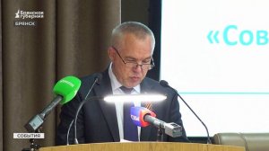 Богомаз вручил Сергею Лавокину часы в честь юбилея