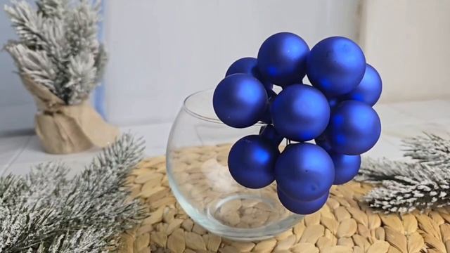 ГРОЗДЬ стеклянных матовых шариков на проволоке 12 шаров по 25 мм цвет: королевский синий 2000712
