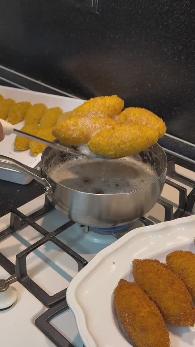 Котлеты по-киевски.