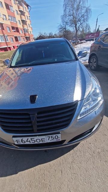 Хендай экус 2015 года.