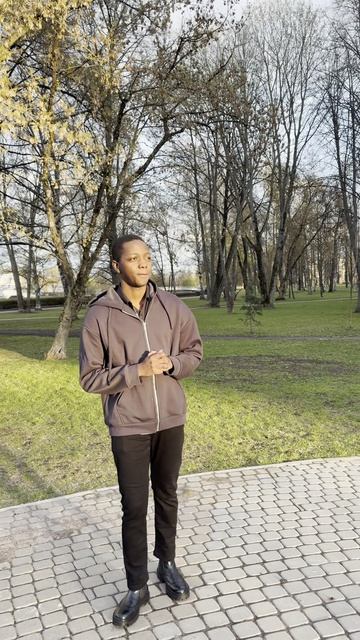 Ярослав Смеляков. Хорошая девочка Лида   читает  Мулиши Эспериус Деогратиус