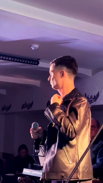 Денис Довгаль - Устроим войну