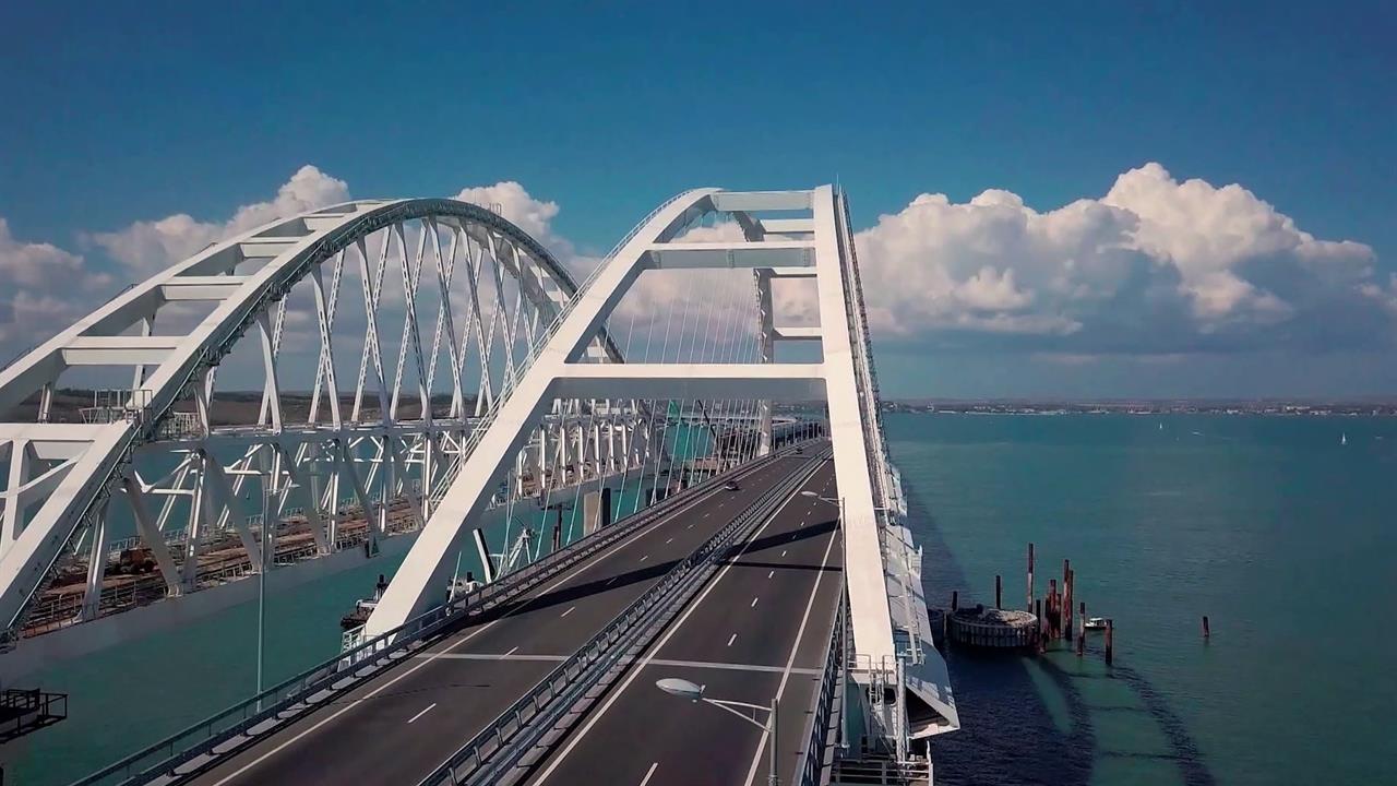 Для обеспечения безопасности введены новые правила проезда по Крымскому мосту