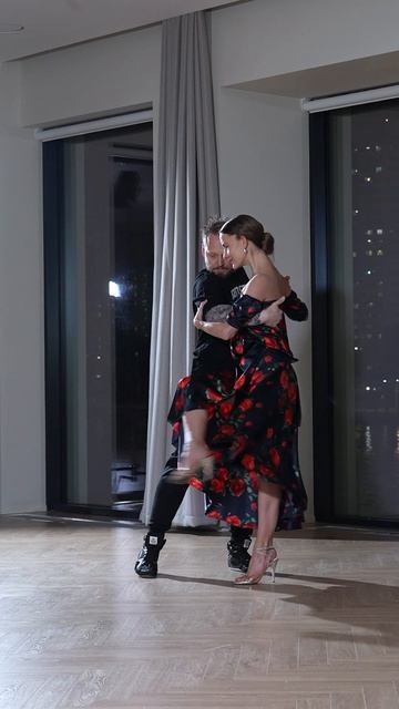 Street Tango. Павел Собирай и Ксения Путько.