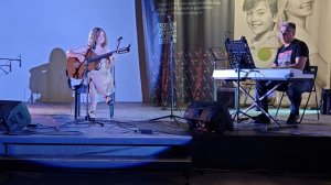 Колыбельная     песня группы «Моя дорогая», исполняют Ксения Кузнецова и Павел Крикунов