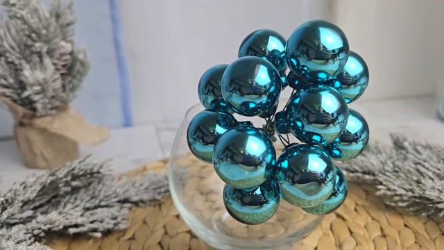 ГРОЗДЬ стеклянных глянцевых шариков на проволоке 12 шаров по 25 мм цвет: бирюзовый 2000671