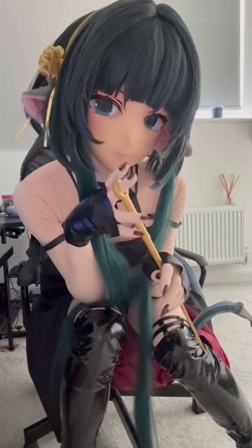 Кигуруми-косплэй Джэйн Доу и Йор одновременно.)