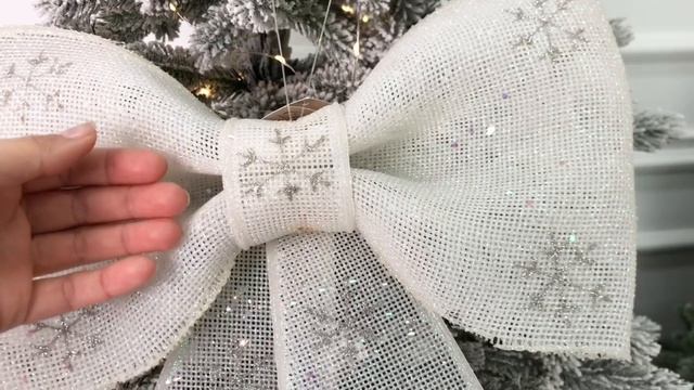 Бант-подвеска СЕТОЧКА СО СНЕЖИНКАМИ белый макси 33x43 см 518735