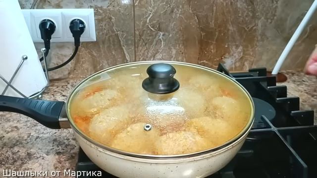 Очень сочные и нежные голубцы на сковороде.